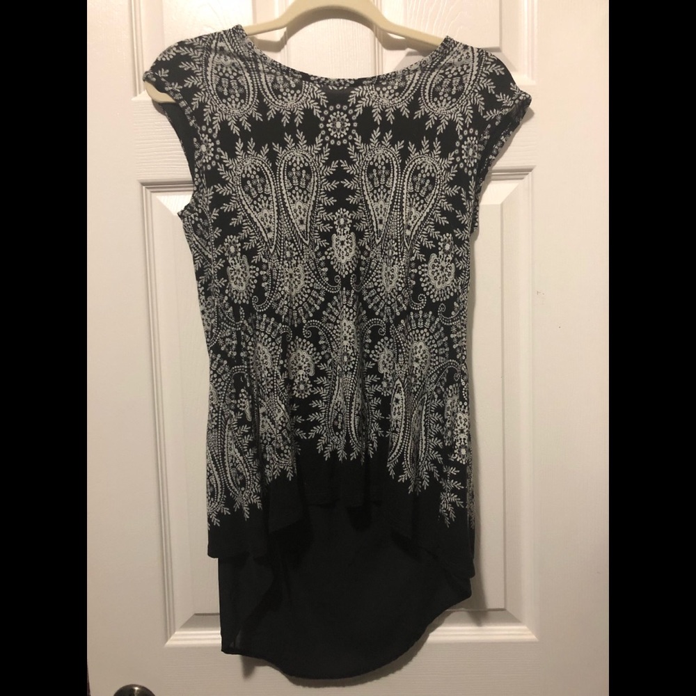 Rose & Olive Paisley Pattern Open Back Blouse